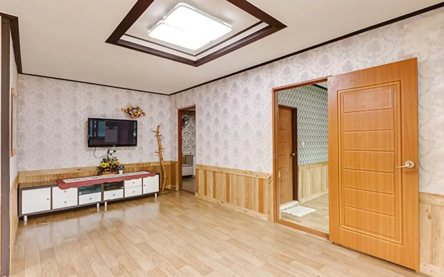 Taean Beach Green Pine Pension