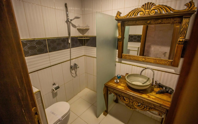 Hermes Cave Hotel