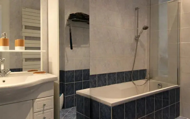 Champs-Elysées Design Apartment