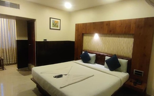 Fabhotel Adya Classic