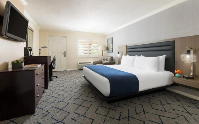 Scottsdale Plaza Resort