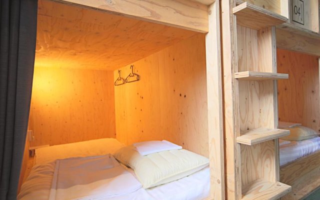 Travel&Book Hotel Hulaton Cabin Takamatsu - Hostel
