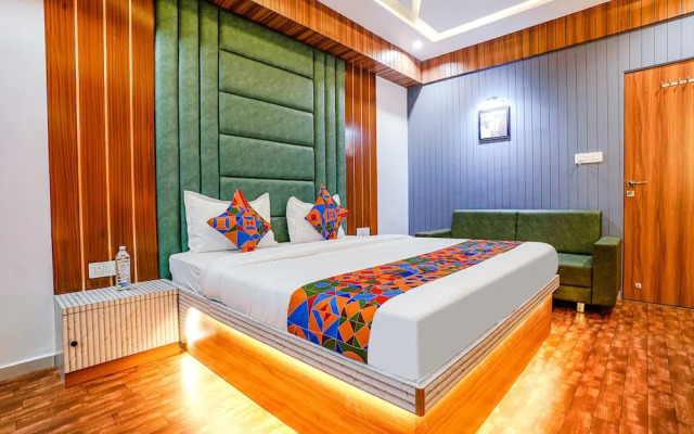 Fabhotel Max