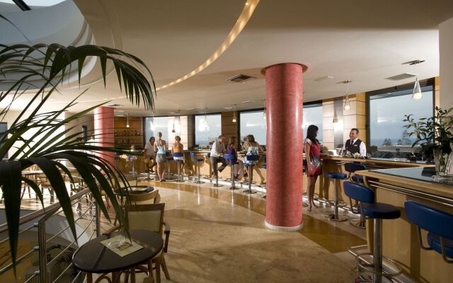 Grand Hotel Holiday Resort