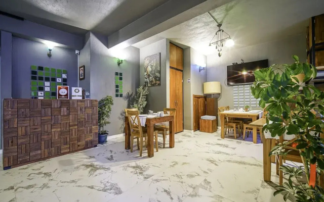 The Green Goose Hotel