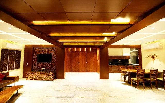 Royal Oakwood Villa by Shiloh Stay