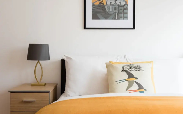 Platinum Apartment next to London Bridge 9995