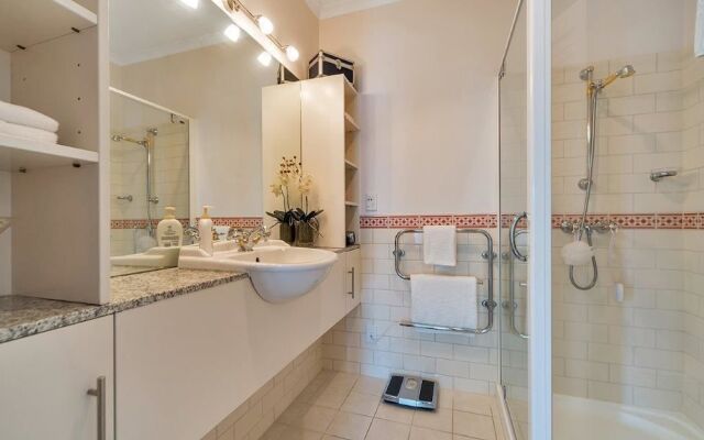 QV Charming Viaduct Harbour Apartment - 787