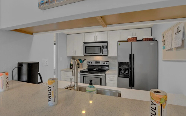 Fishermans Friend! - Coastal Condo - Views Await!