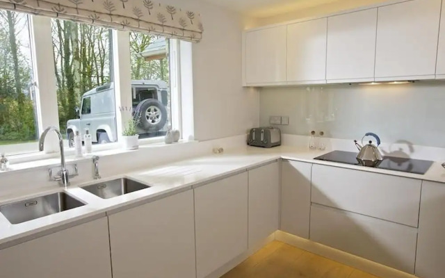 3 The Drive, Hillfield Village