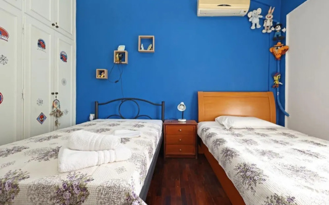 Riverside Villa 8 Persons With Access to the sea
