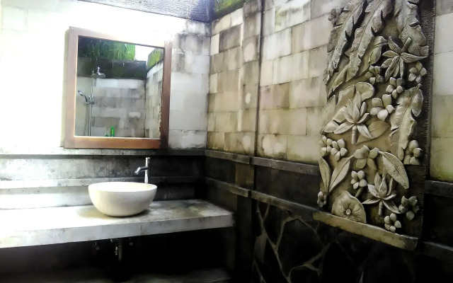 Astawa House