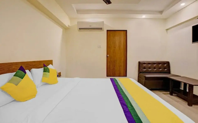 New Harshita inn By Glitz Hotel