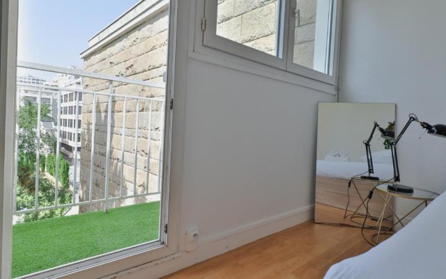 Spacieux appartement avec Balcons, 4 chambres, espace & confort, Centre Gare