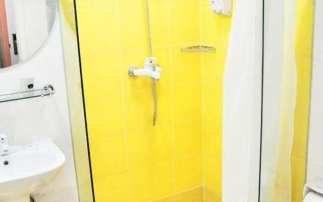 Home Inn Qingdao Jinggangshan Road