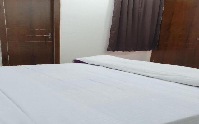OYO 79110 Hotel Gulmohar