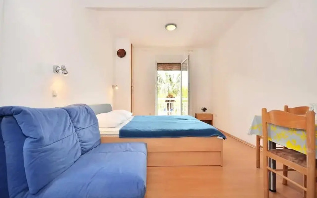 Apartments Toma-200m from beach