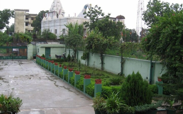 Hotel Shikharji Continental