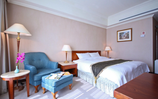 Grand Boss Hotel