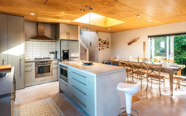 The Fat Pigeon - Omiha Holiday Home