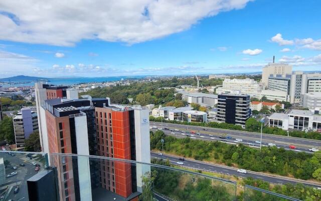 Sunny, Spacious And Magnificent Sea Views!