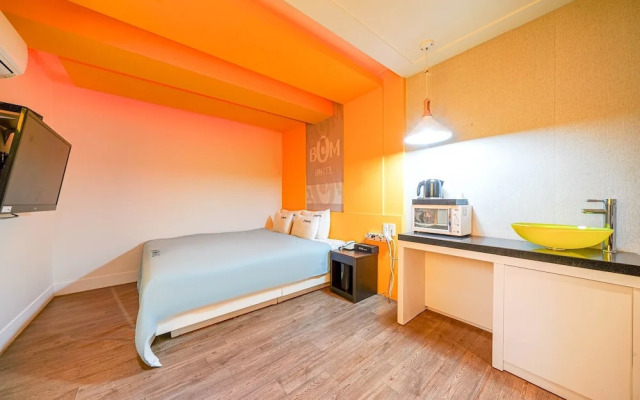 Hotel Bom