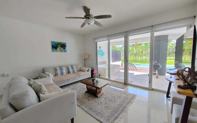 Stunning Ocean Front By Condo Boutique