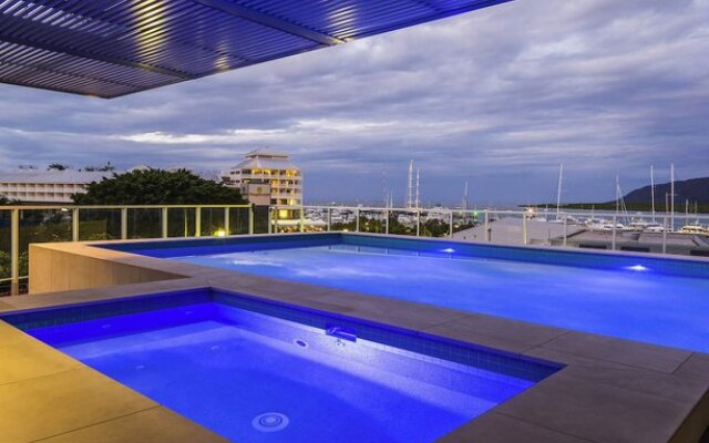 Privately Owned Hotel Room by Cairns Marina 222
