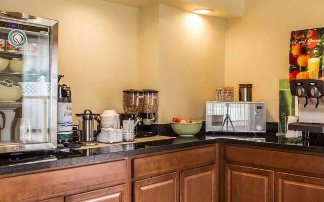 Quality Inn Tulsa Central