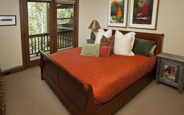 Cascade Village Chalet