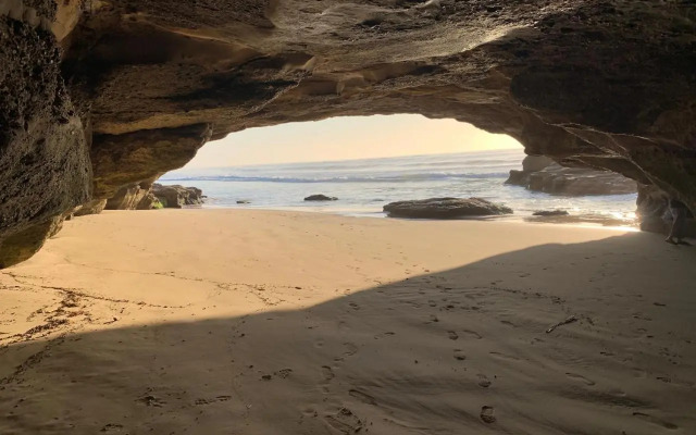Panoramata @ Caves Beach