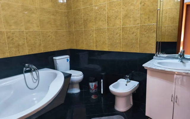 Esposende Charming Villa With Garden