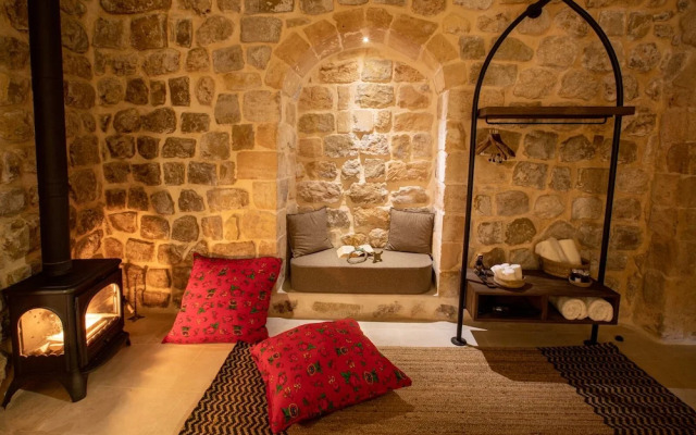 Mirsoum Hotel