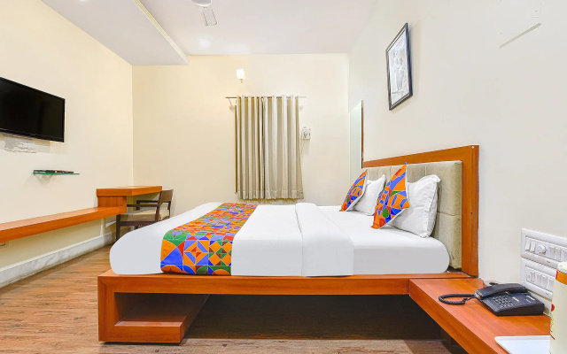 Fabhotel Royal Icon