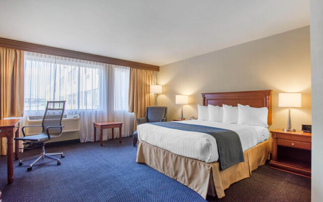 Quality Inn & Suites Brossard