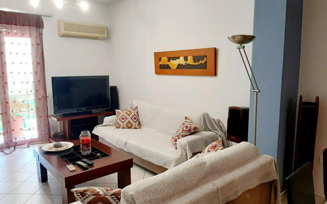 Large terrace apartment near city centre