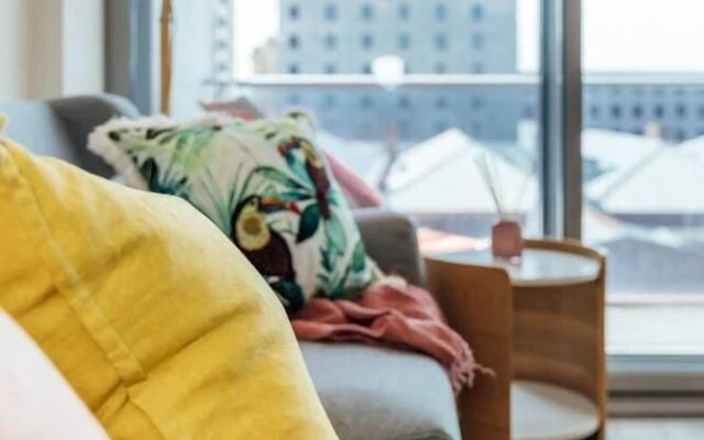 Paradiso on Bent - Netflix - Wifi - City life