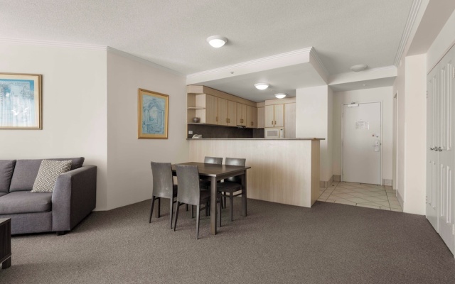 1BR Ocean View Apartment - Sun City 2303 – Guest Rooms – Gold Coast