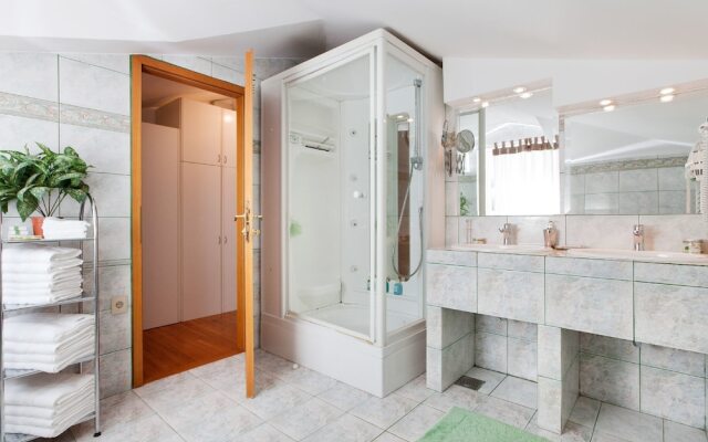 Peaceful Villa in Lovran With Swimming Pool