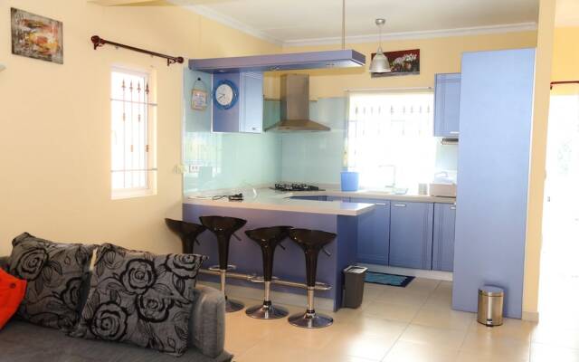 House with 2 Bedrooms in Grand Gaube, with Pool Access, Terrace And Wifi