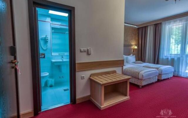 Hotel Lacu Rosu