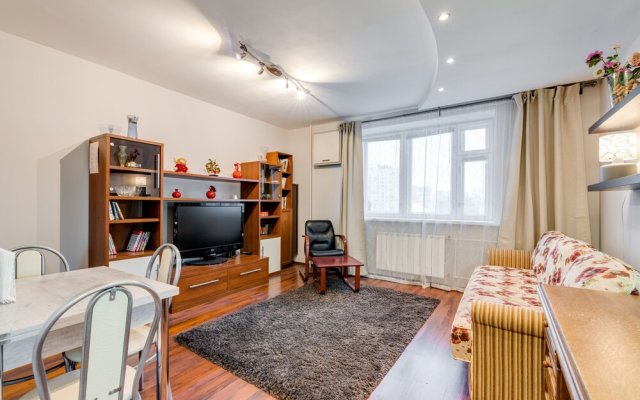 Simply Comfort - Spacious Apartment 10 min to Metro