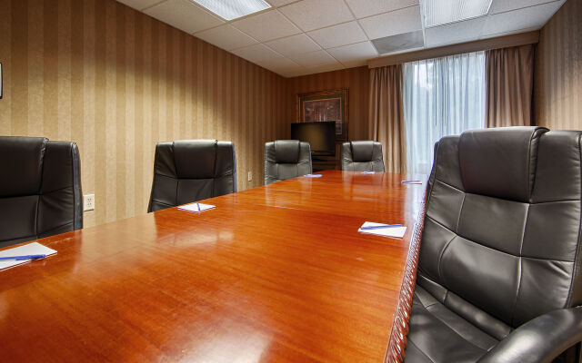 Best Western Plus Russellville Hotel & Suites