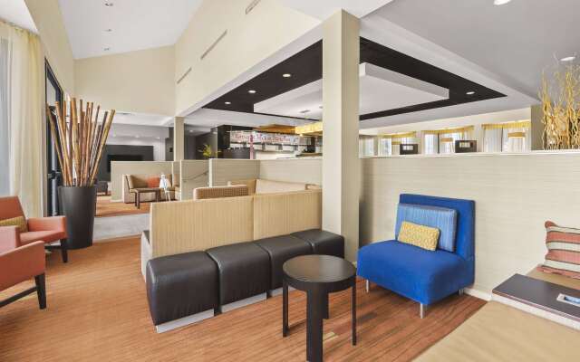 Super 8 by Wyndham Dallas Love Field Airport