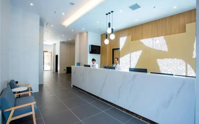 GreenTree Inn Qinzhou East Railway Station