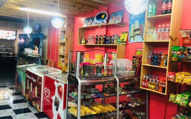 Hostal y Complejo recreacional La Playita de Monse