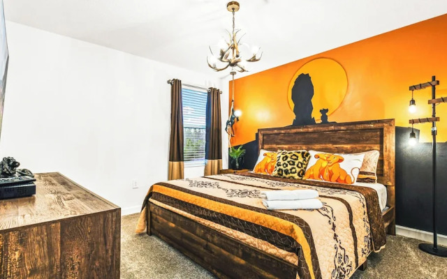 Themed Rooms & Pool in Storey Lake Resort