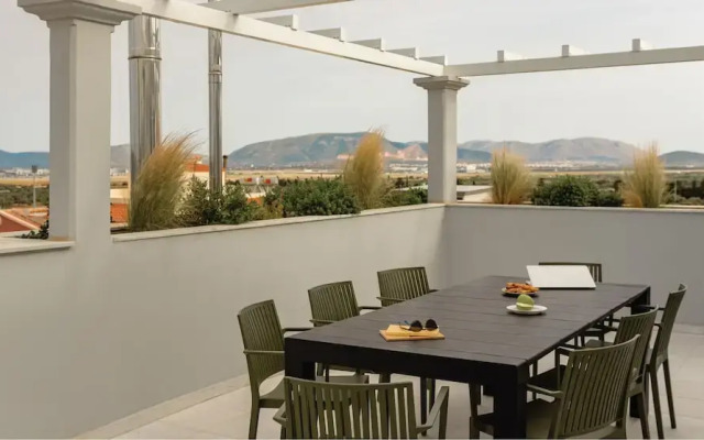 Akali apartment Airport by Airstay