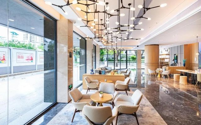 Shenzhen Huaqiangbei Sports Center Atour Hotel