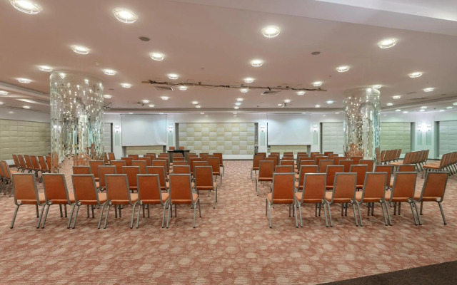 Limak Ambassadore Hotel